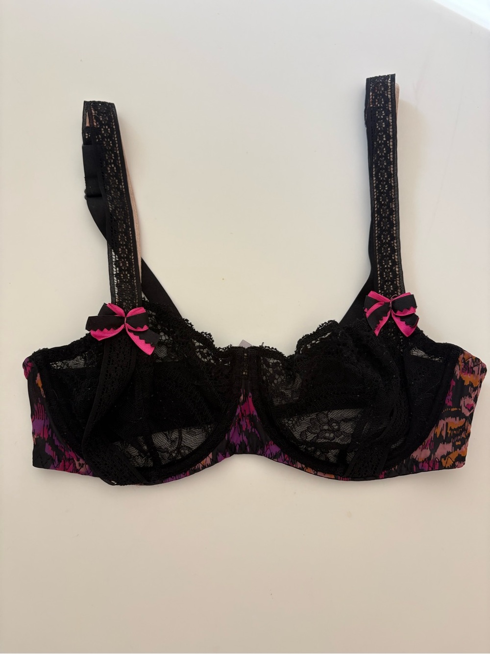 Lace Underwire Bra with Pink Accent